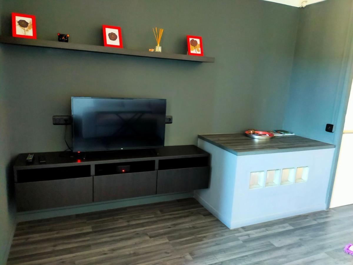 Appartement En Duplex Au 3Ieme Etage Sans Ascenseur อิแยร์ ภายนอก รูปภาพ