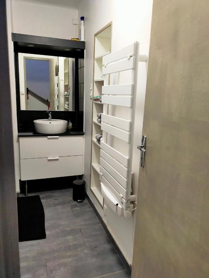 Appartement En Duplex Au 3Ieme Etage Sans Ascenseur อิแยร์ ภายนอก รูปภาพ