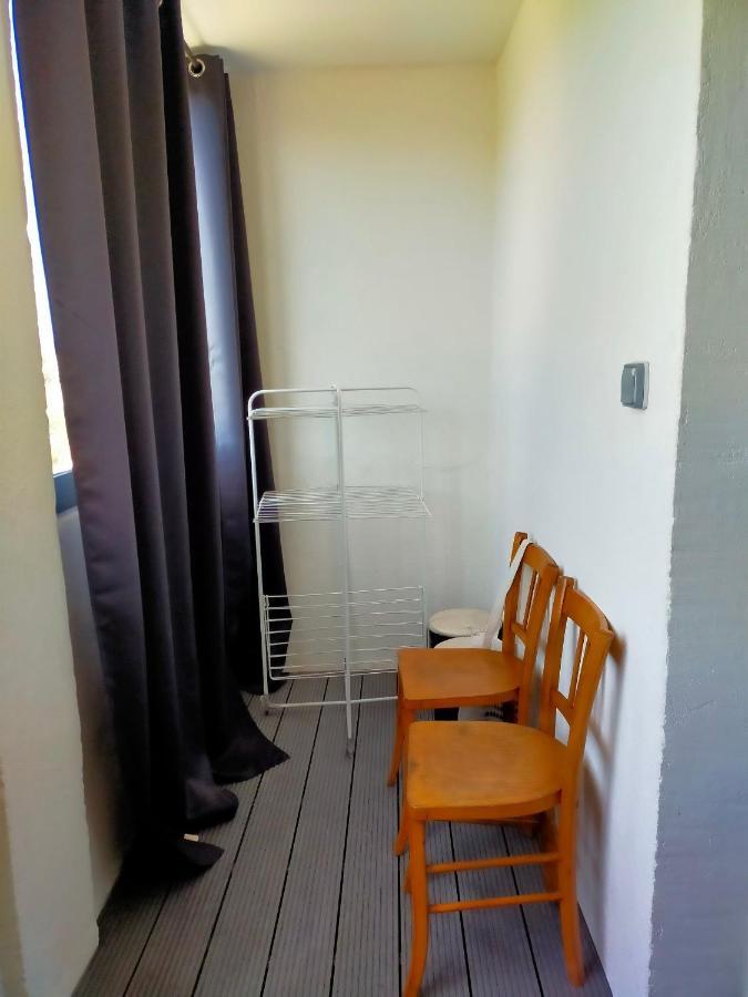 Appartement En Duplex Au 3Ieme Etage Sans Ascenseur อิแยร์ ภายนอก รูปภาพ