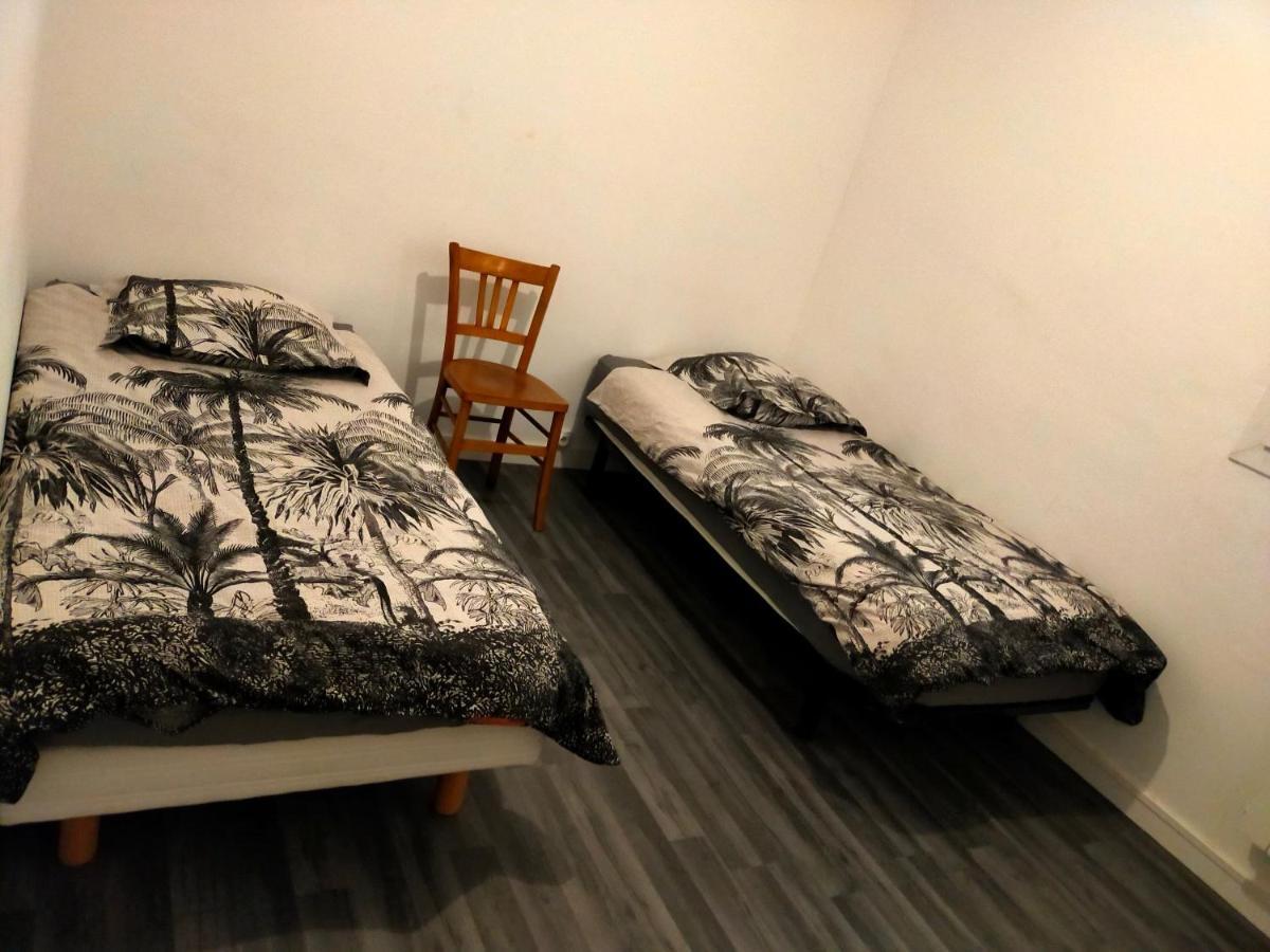 Appartement En Duplex Au 3Ieme Etage Sans Ascenseur อิแยร์ ภายนอก รูปภาพ