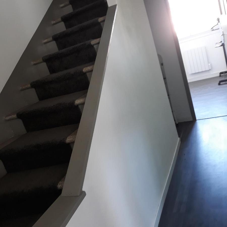 Appartement En Duplex Au 3Ieme Etage Sans Ascenseur อิแยร์ ภายนอก รูปภาพ