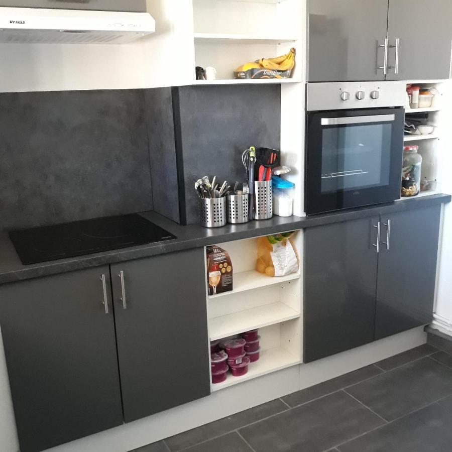 Appartement En Duplex Au 3Ieme Etage Sans Ascenseur อิแยร์ ภายนอก รูปภาพ